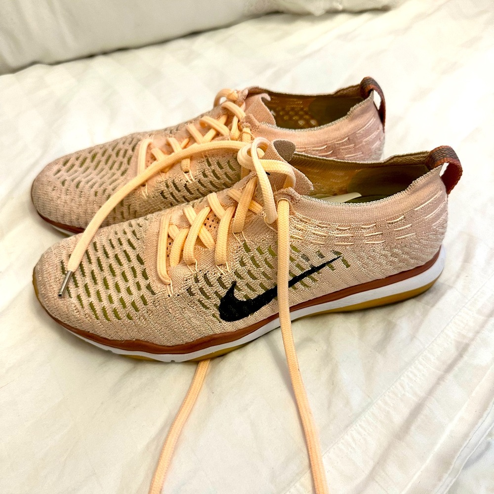 Pink Nike zoom shoes